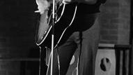 Barry Gibb biography profile photo