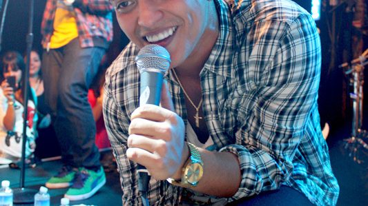 Bruno Mars biography profile photo