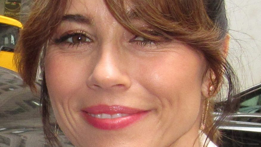 Linda Cardellini — family and biography profile photo