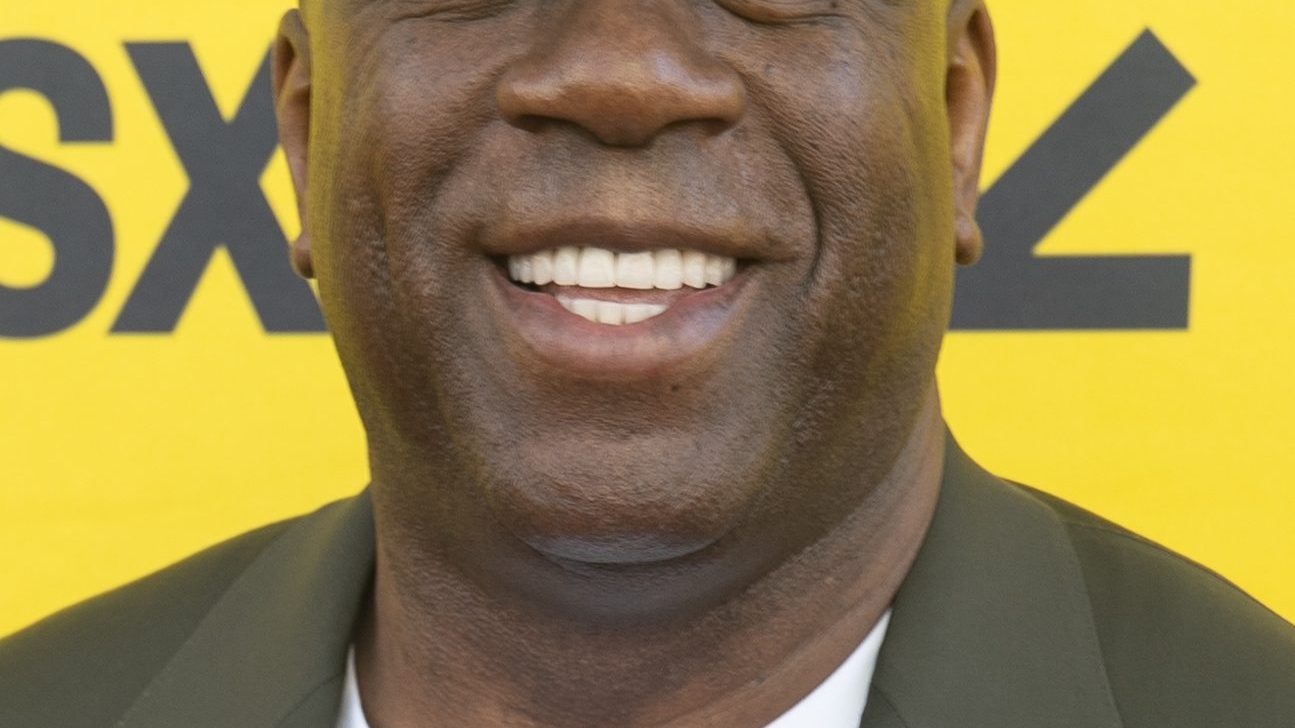 Magic Johnson — public figure profile photo