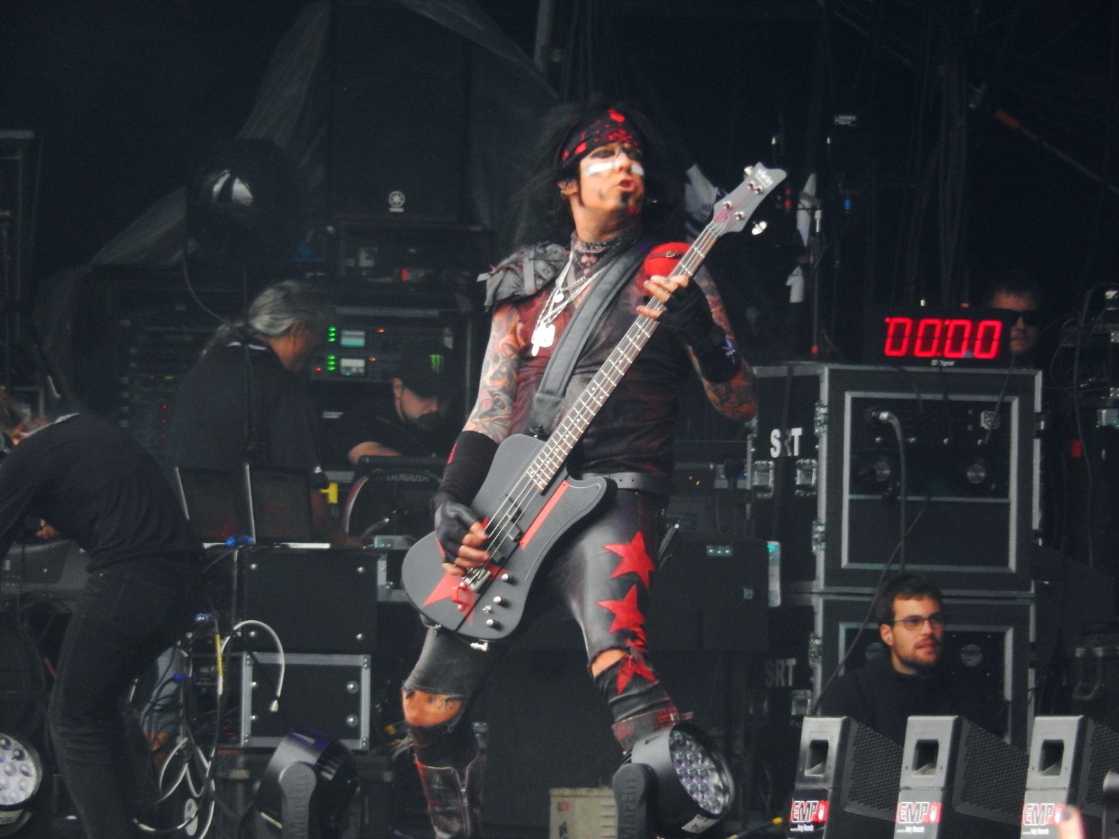 Nikki Sixx, Motley Crue bassist and father of four