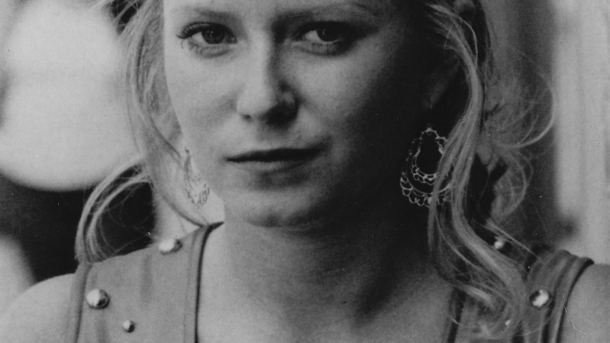 Eve Plumb biography profile photo