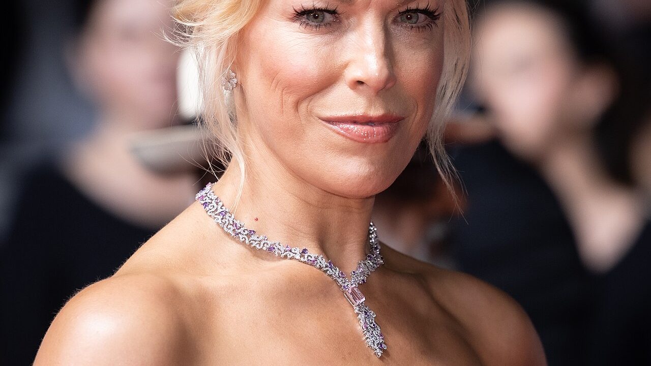 Hannah Waddingham biography profile photo