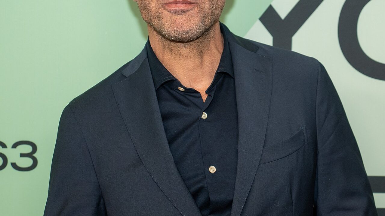 Bobby Cannavale — public figure profile photo