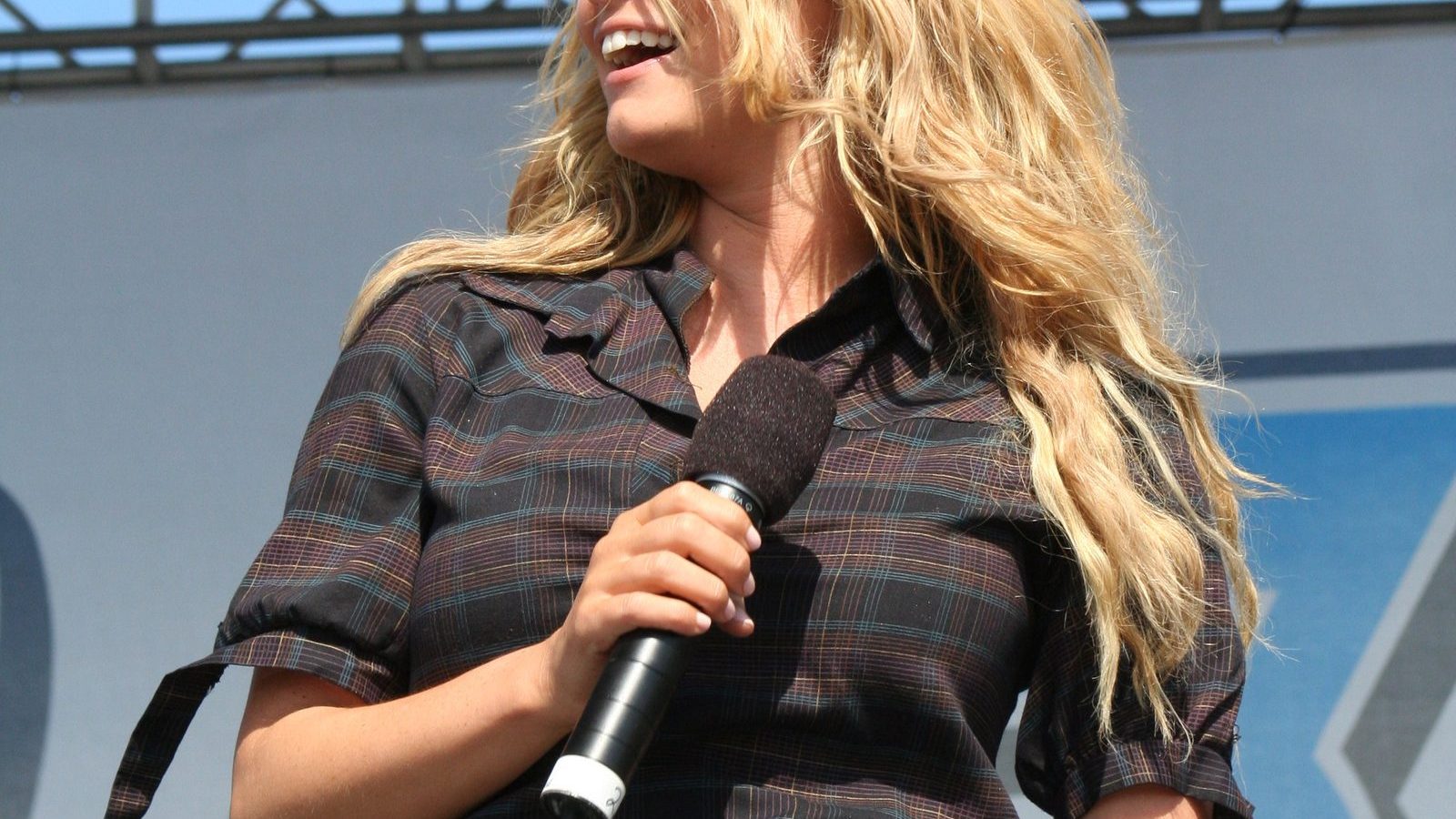 Jessica Simpson, mother of three children