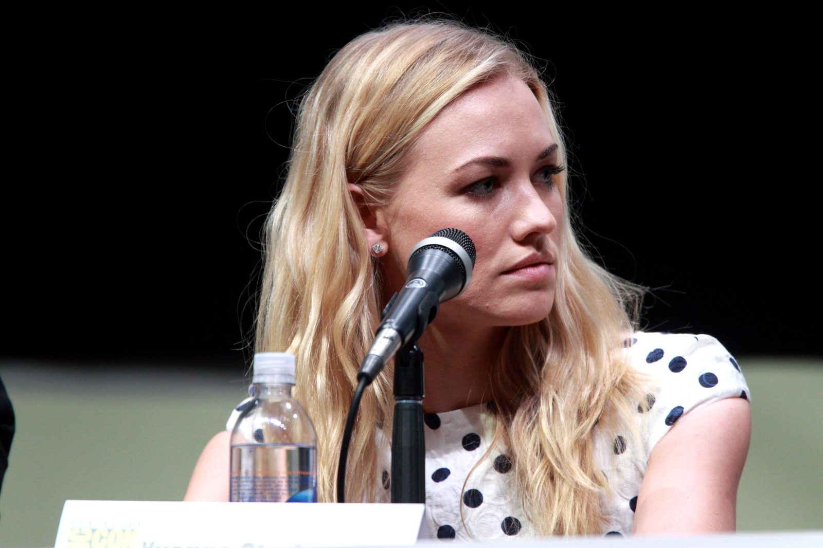 Yvonne Strahovski, mother of three sons