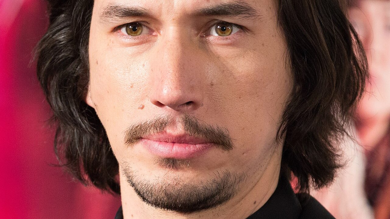 Adam Driver on the red carpet, whose son was born in 2016 and is 10 years old in 2026