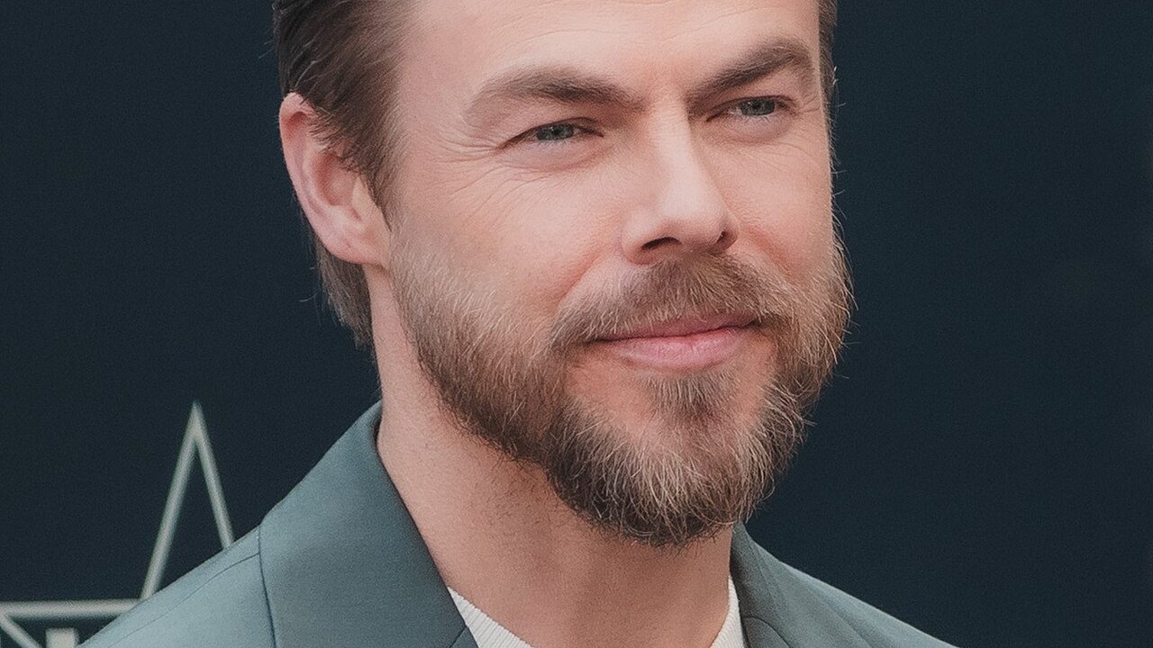 Derek Hough relationship and dating profile photo