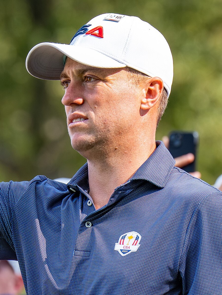 Justin Thomas playing golf on the PGA Tour