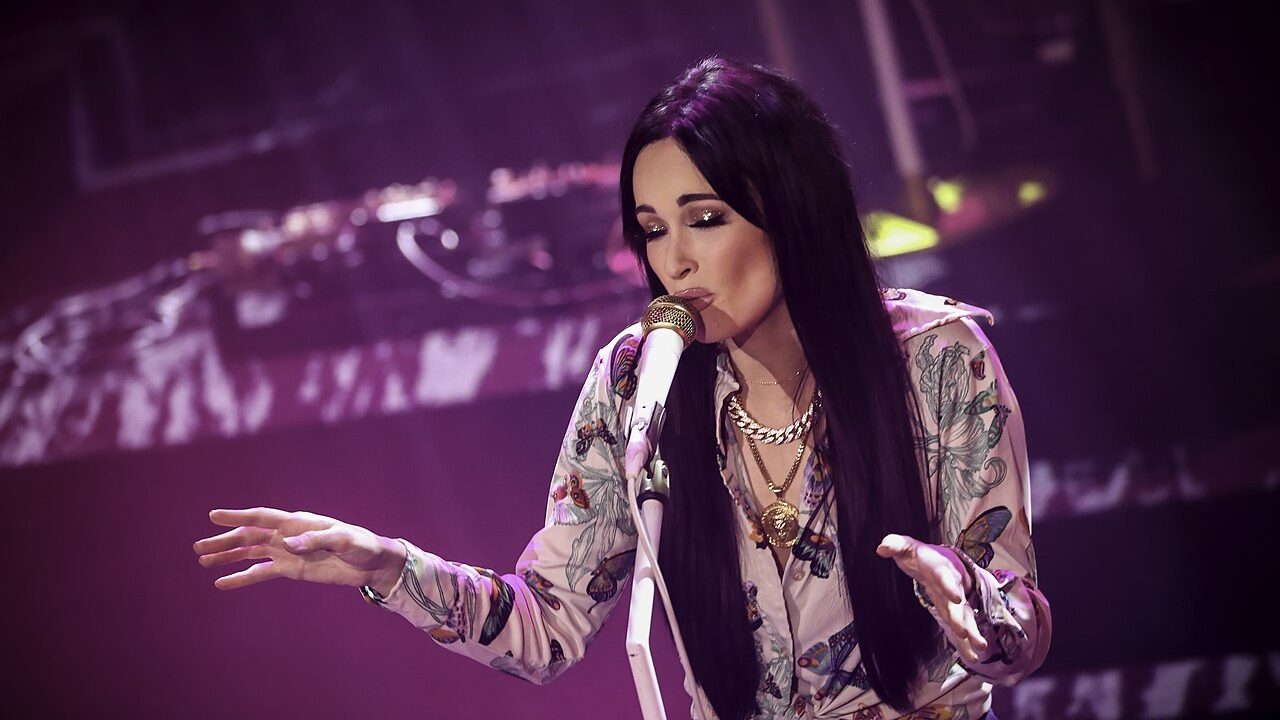 Kacey Musgraves relationship and dating profile photo