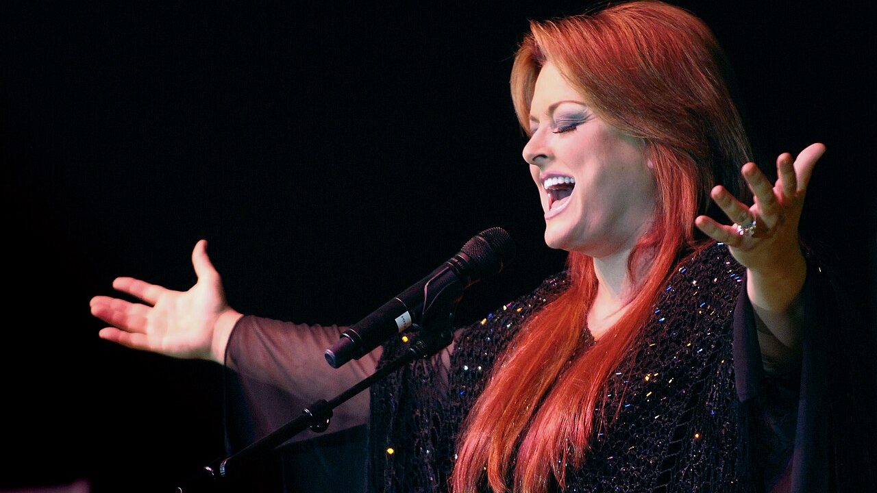 Wynonna Judd relationship and dating profile photo