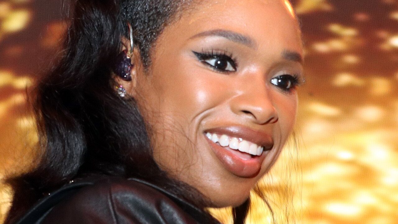 Jennifer Hudson biography profile photo
