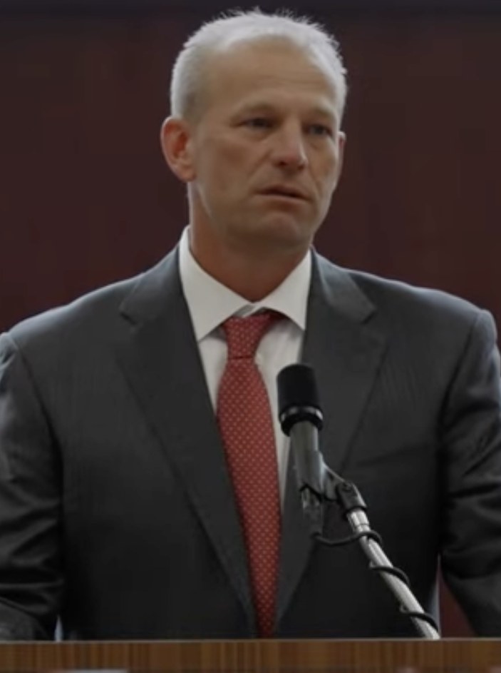 Kalen DeBoer coaching Alabama football on the sideline