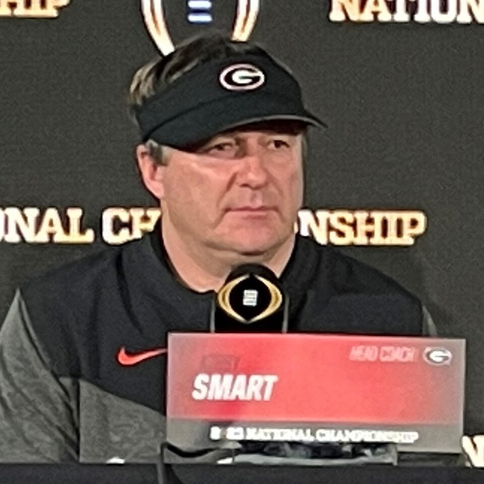 Kirby Smart coaching Georgia football on the sideline