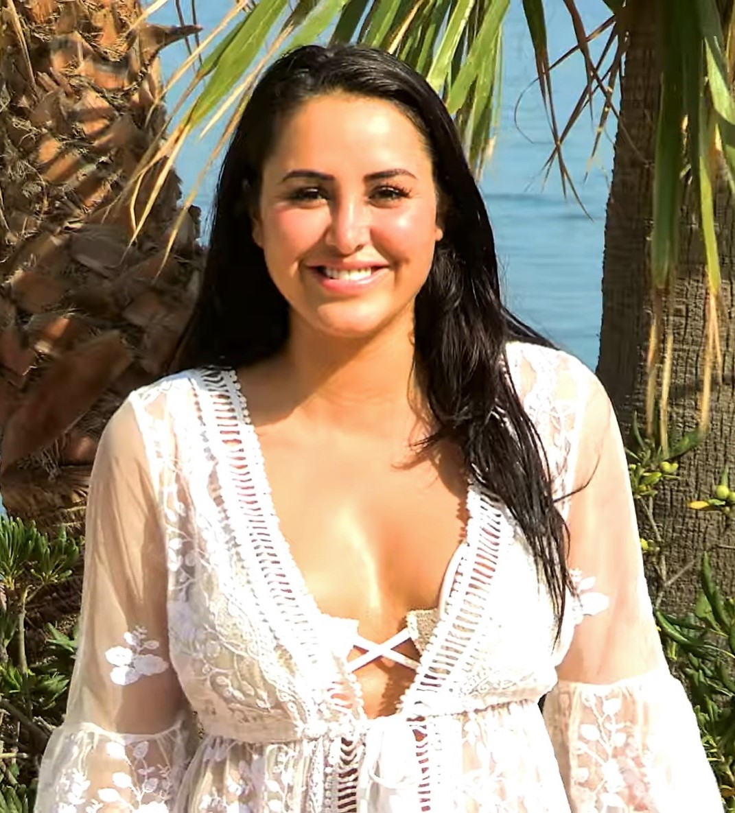 Marnie Simpson — parent of three children with husband Casey Johnson