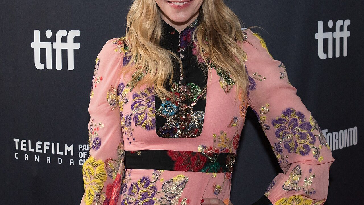 Riki Lindhome biography profile photo
