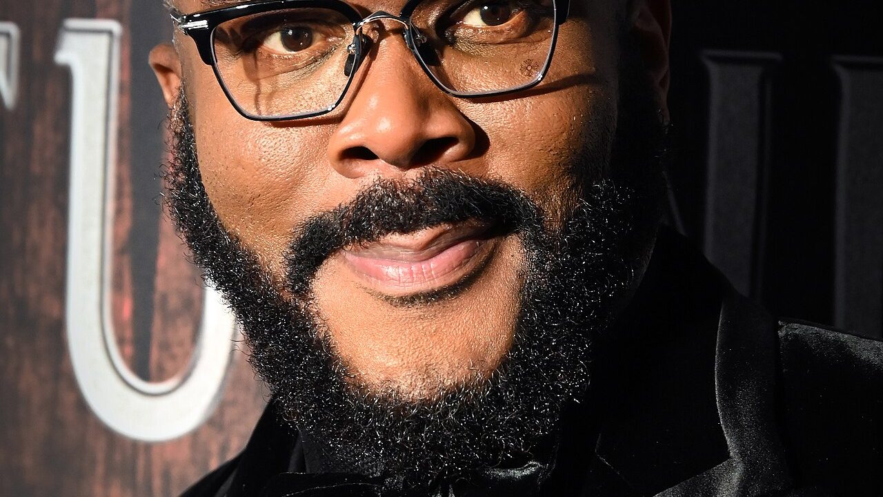 Tyler Perry biography profile photo