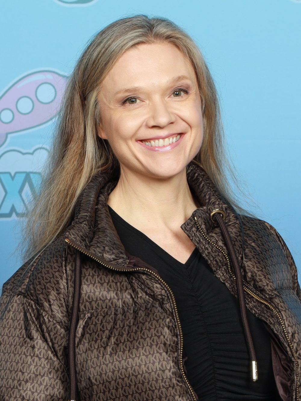 Where Is Ariana Richards Now? Painter & Jurassic Star