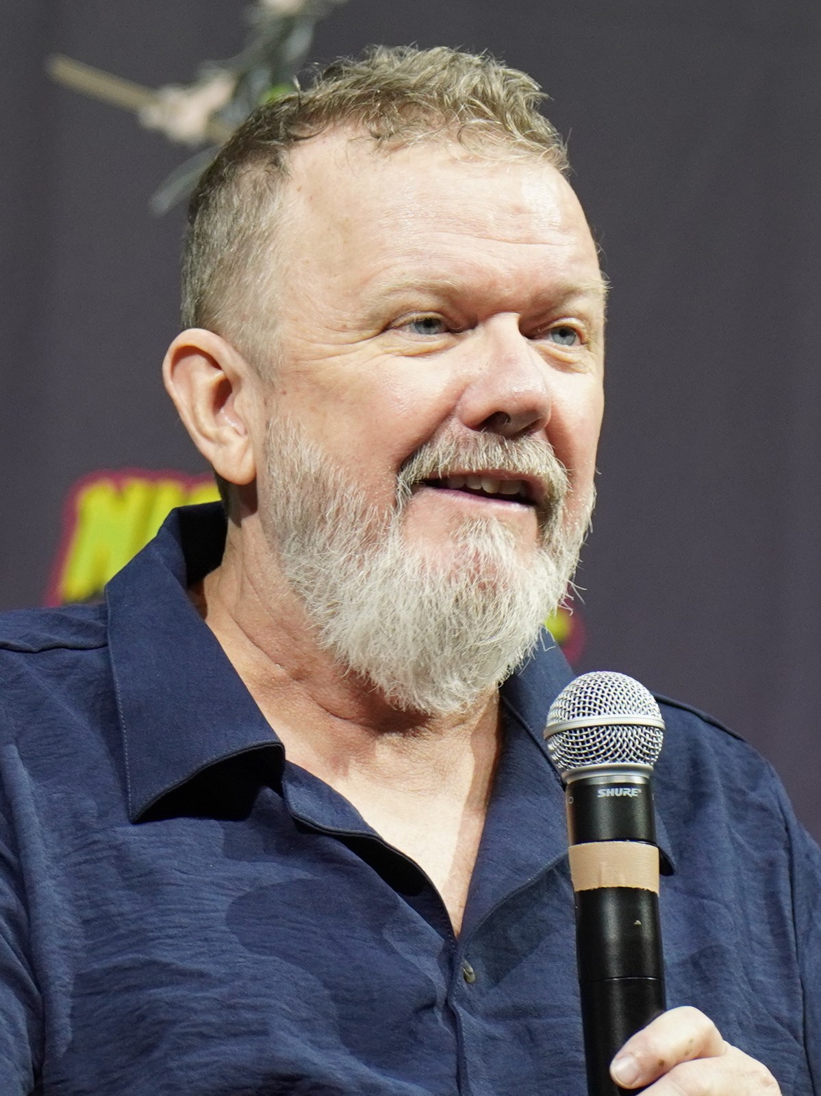 Robert MacNaughton at a fan convention