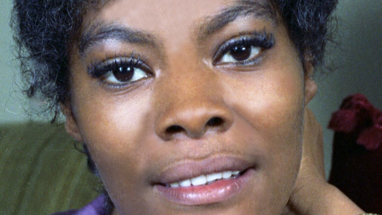 Dionne Warwick relationship and dating profile photo
