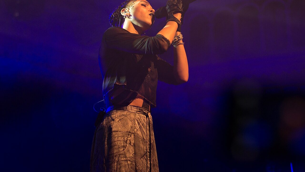 Fka Twigs relationship and dating profile photo