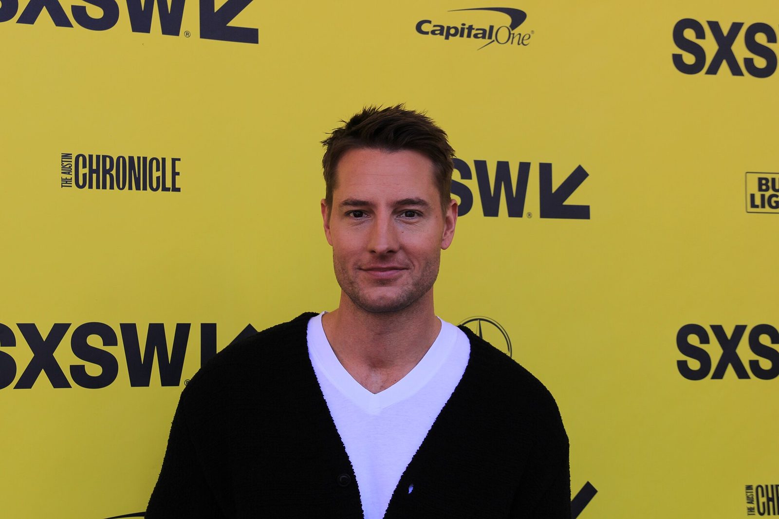 Justin Hartley with wife Sofia Pernas, married in a private ceremony