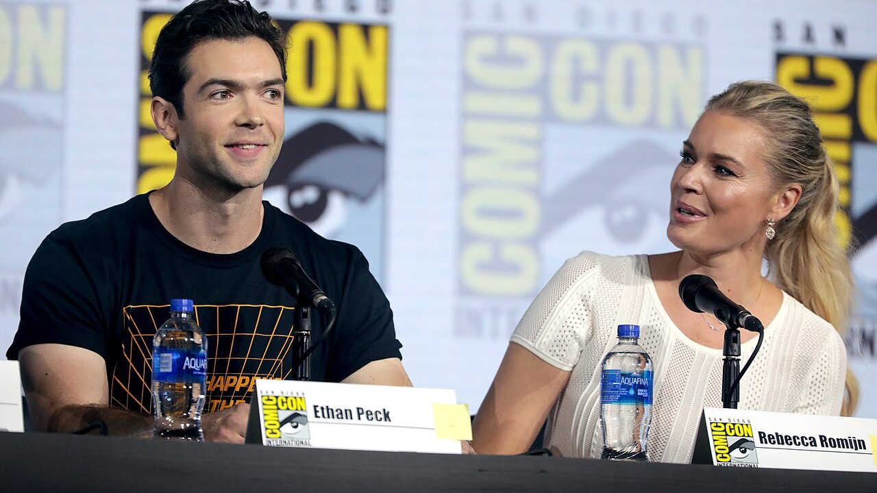 Rebecca Romijn relationship and dating profile photo