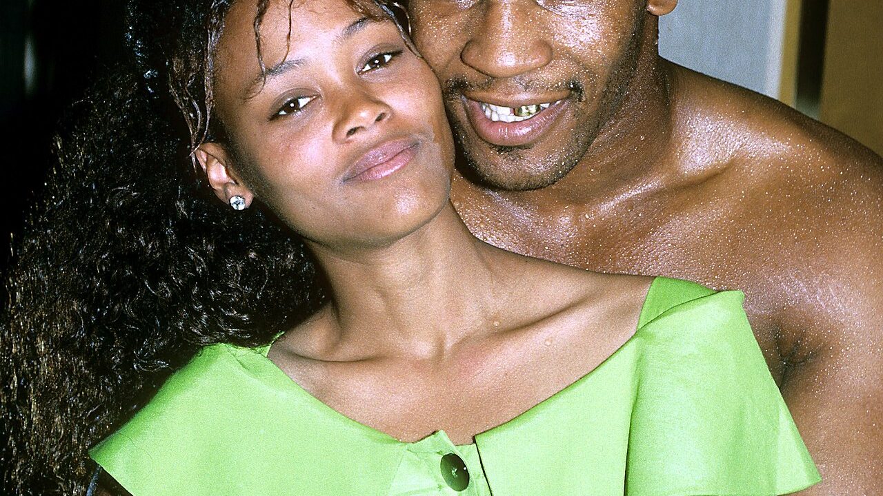 Robin Givens relationship and dating profile photo