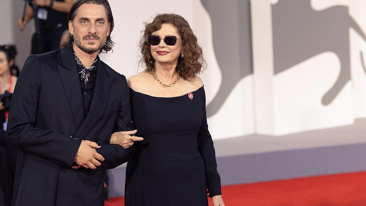 Susan Sarandon relationship and dating profile photo