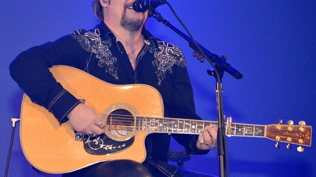 Travis Tritt relationship and dating profile photo