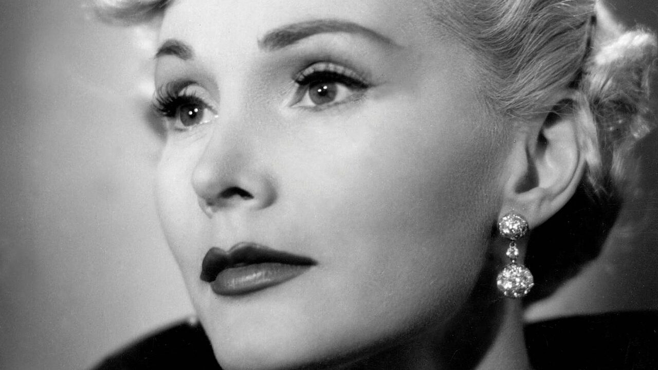 Zsa Zsa Gabor biography profile photo